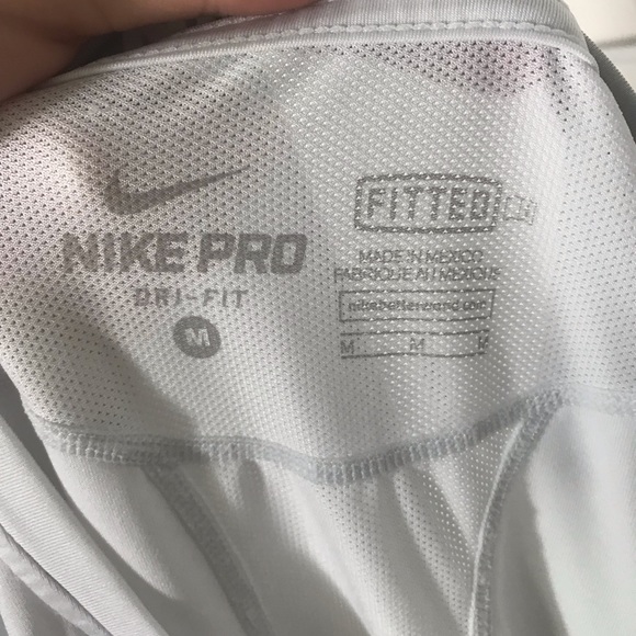 Nike fitted white tee - Picture 3 of 3